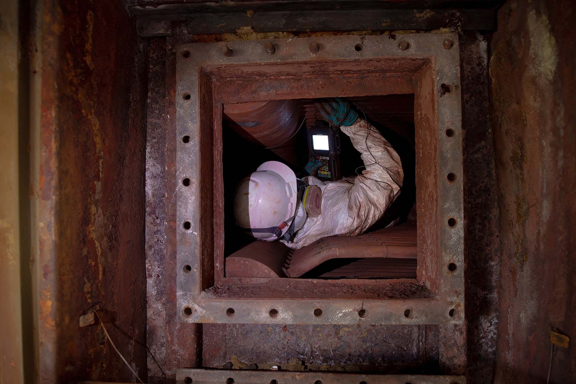 Working in Confined Spaces: Essential Safety Measures and Compliance Requirements